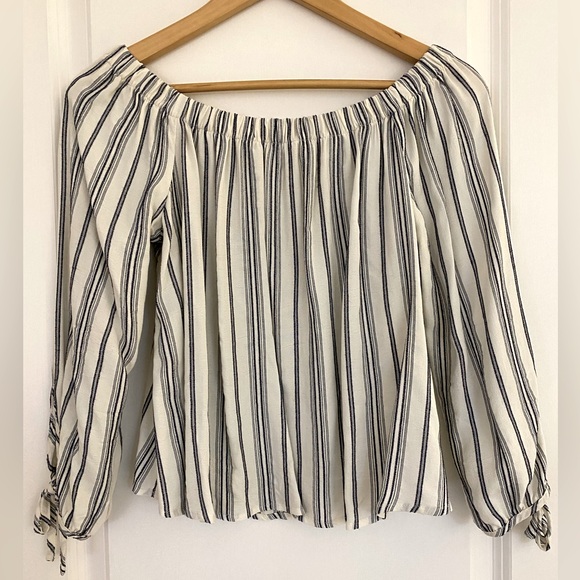 Maven West Off Shoulder Top - Picture 1 of 3